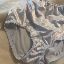 VTG Vanity Fair SZ L/7 second skin Light Shapeware panties GLOSSY WET Blue Read