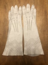 Vintage Ladies Taupe Leather Gloves W/ Decorative Stitch Size 6.5 Made In France