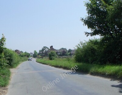 Foto 6x4 Betritt Herstmonceux auf Cowbeech Road, East Sussex Ginger's Gr c2010