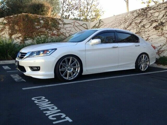 Viseras de ventilación de ventana cromadas con clip deflector de lluvia para Honda Accord 2008-2012 Foto 4 de 4