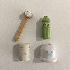 Sylvanian Families Calico Critters - Bathroom Brush, Stand, Toiler Paper, Bottle