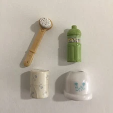 Sylvanian Families Calico Critters - Bathroom Brush, Stand, Toiler Paper, Bottle