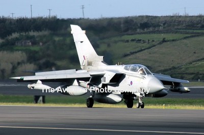 RAF Panavia Tornado GR.4 ZA463/028 bei Lajes (2013) Foto