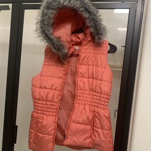 New York And Company puffer vest women pink with Hood Size Small
