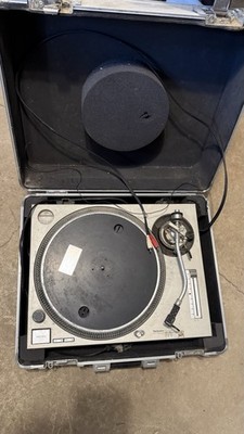 Technics Quartz Direct Drive Turntable Quartz Lock w/ Carry Case & Dust Cover