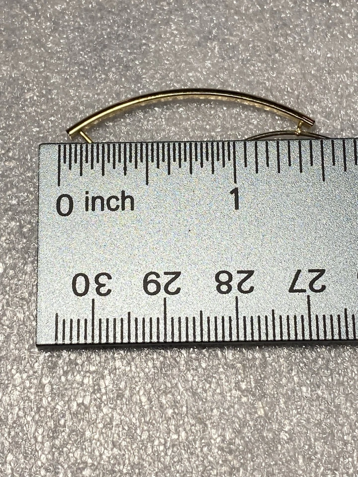 Brincos de ouro 14k assinados JCM 1,29 gramas 37 por 2,4 mm - Imagem 4 de 4