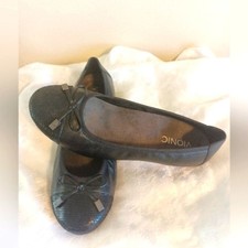 Vionic Minna black leather ballet slipper flat shoes size 6