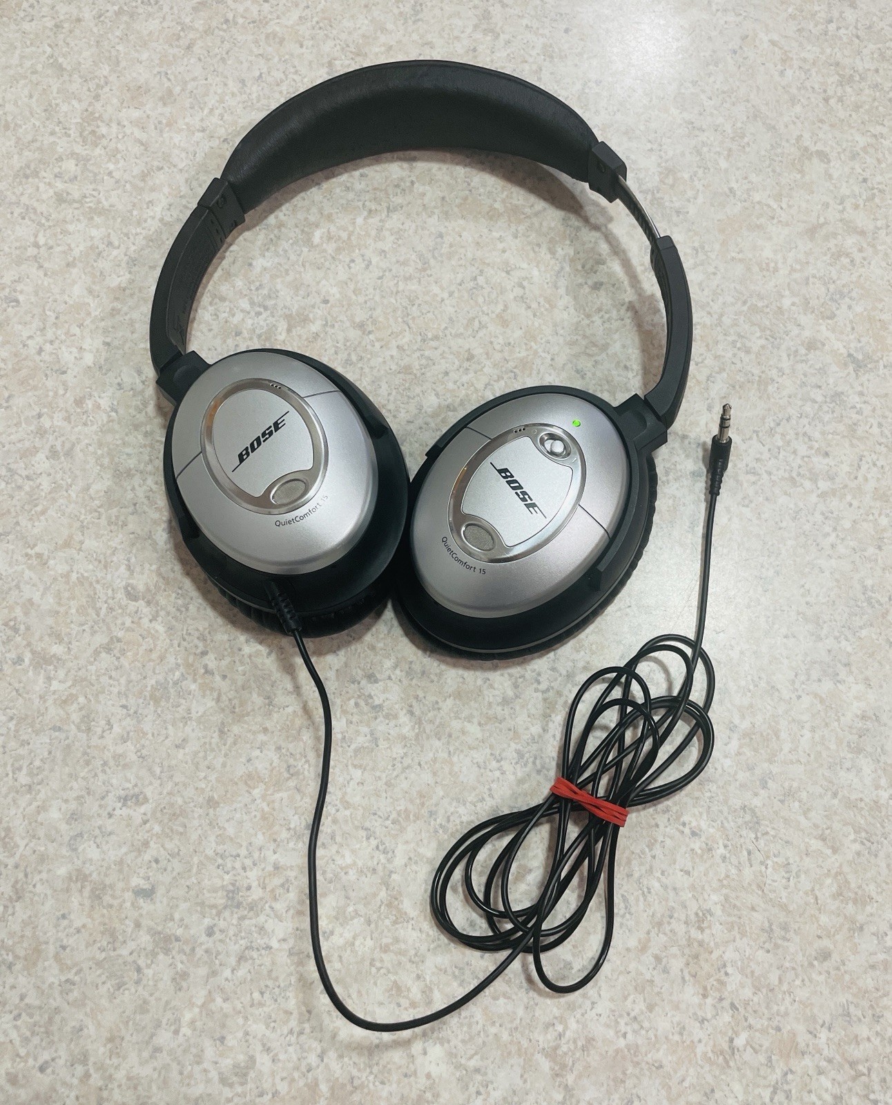 Bose QC15 QuietComfort 15 Headphones with Noise Cancelling - Silver/Black V1