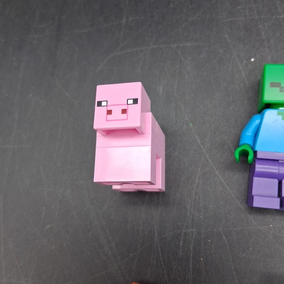 LEGO Minecraft Lote Varios de 8 Minifiguras Más Cerdo con Accesorios Foto 2 de 4