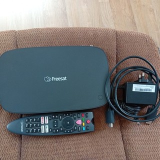 Freesat UHD 4X 1000 Recordable 4K TV Box 1TB storage with Remote Control