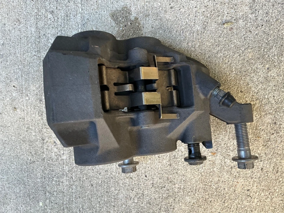 15 KAWASAKI ER650F ER6N RIGHT FRONT BRAKE CALIPER 43044-1116 - Image 2 of 4