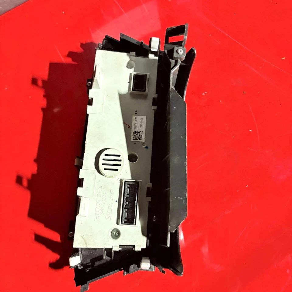 HONDA HRV 2018 CLIMATE CONTROL PANEL DISPLAY SCREEN - Image 3 of 4