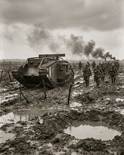 BRITISH 🇬🇧 WW1 MARK 1V TANK AT THE SOMME BLACK AND WHITE 10x8 inch print🇬🇧 