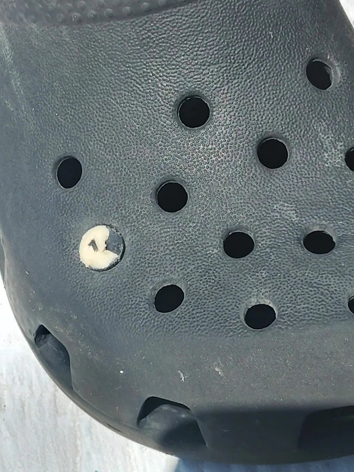 Zuecos clásicos Crocs niño pequeño talla 9c negro brillo Foto 2 de 4