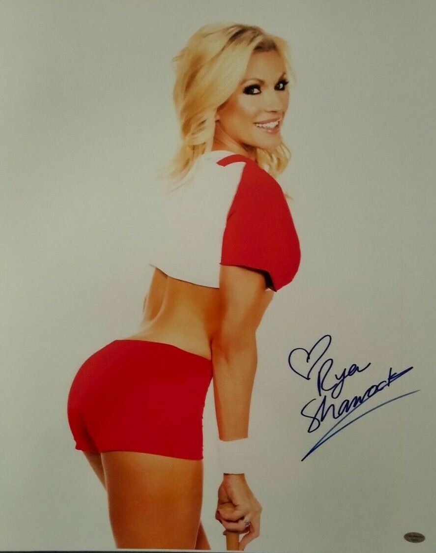 RYAN SHAMROCK aka ALICIA WEBB signed 16x20 Photo w/ LEAF COA! WWE WWF