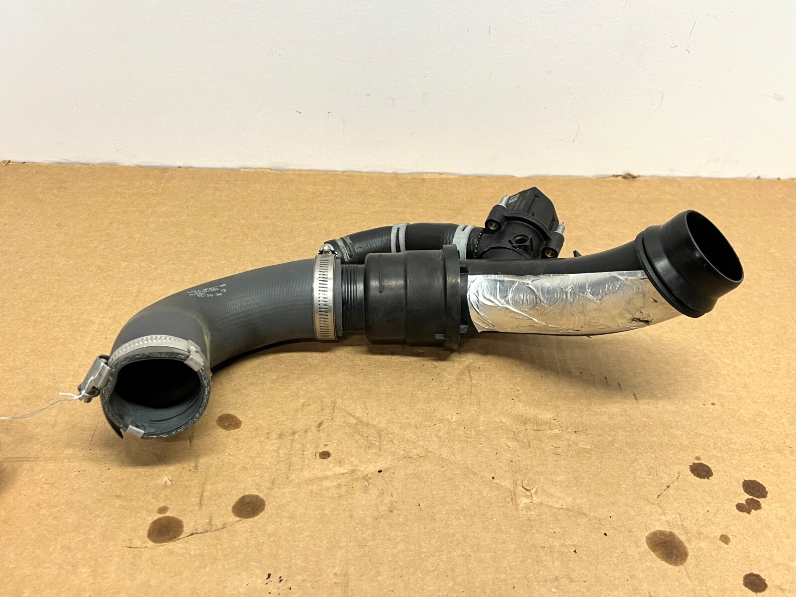 2020-2022 Lincoln Corsair 2.0L Turbo Intercooler Air Duct Upper Hose OEM Lot3552