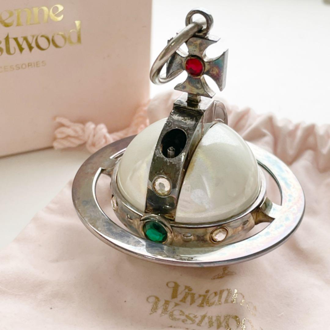 Vivienne Westwood Orb Lighter and Watch Pendants! 😍 Vivienne Westwood just  released an orb pendant watch! The necklace reminds me of ... | Instagram