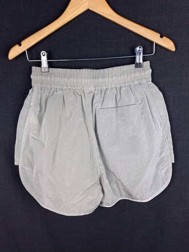 Pantalones Cortos Varley Harmon Tiro Alto S - Gris Claro Brillo - Salón de Nylon - Imagen 8 de 24