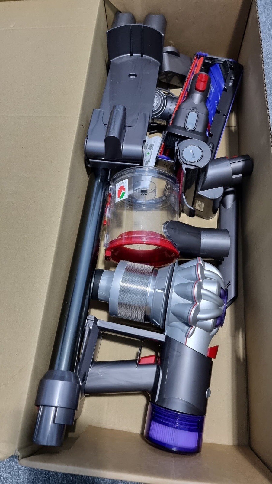 Dyson V8 Absolute Cordless Vacuum Cleaner Silver/Nickel New In Box