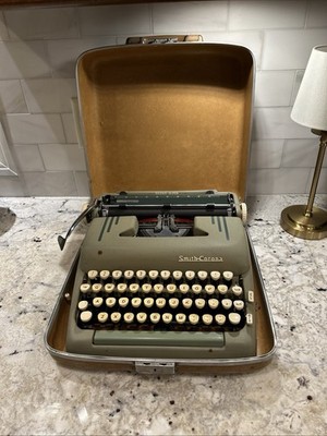 VTG 1957 Smith-Corona Silent Super Olive Green Portable Typewriter