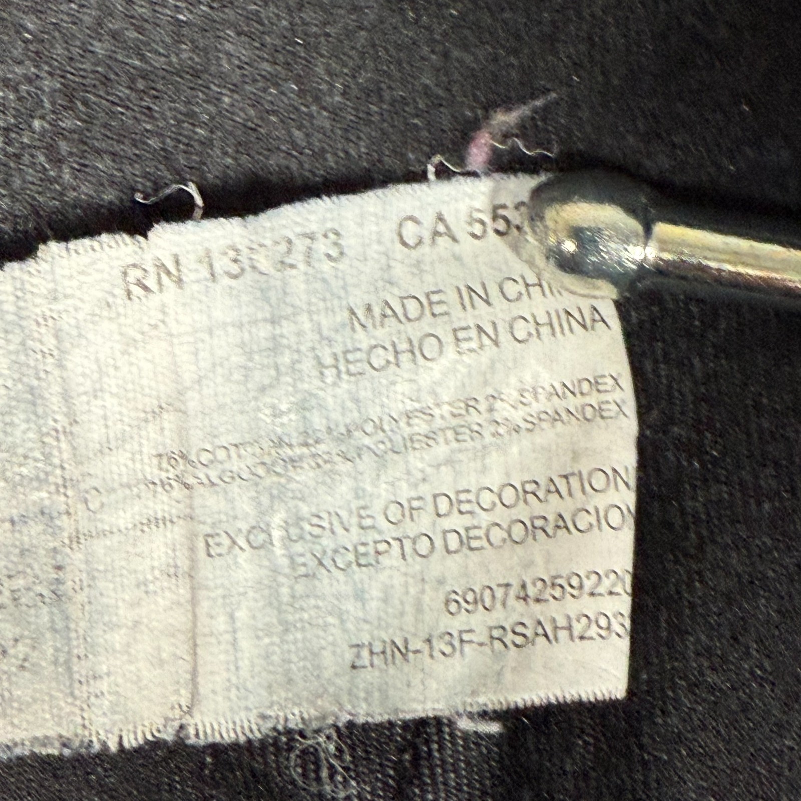 ROCK & REPUBLIC - Women Black Distressed Ripped Size 2 26x30 Rise 7.5"