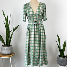 MOON RIVER – PRINTED MIDI DRESS – BELTED V-NECK – SIZE L