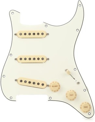 Fender Original '57 / '62 SSS Pre-wired Stratocaster Pickguard - Parchment 3-ply