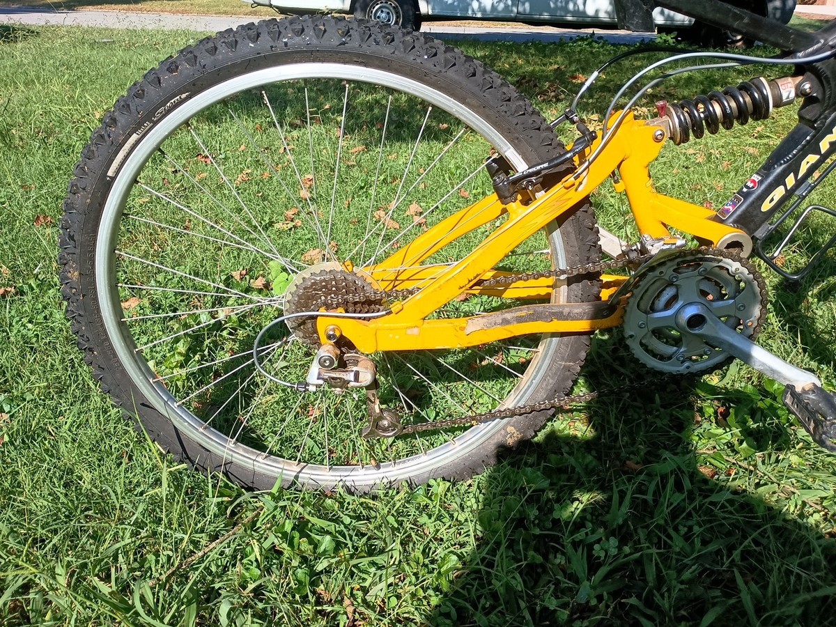 GIANT WARP Mountain Bike - Full Suspension - 18.5