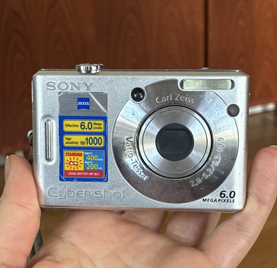 Sony Cyber-shot DSC-W30 6.0MP Digital Camera (Working/Y2)