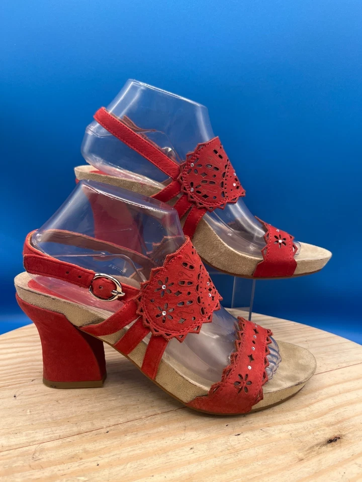 Босоножки женские Earthies Rosarito 8,5B джазовые красные с ремешком на блочном каблуке со стразами - Изображение 2 из 4
