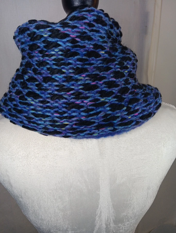 Cachecol capuz steve madden - Imagem 4 de 4