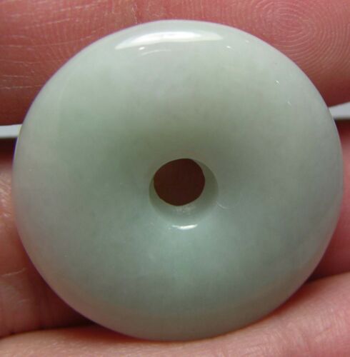#13 100% Natural Untreated 39.50ct Green Jade Donut Shape Pendant 7.90g 25.00mm - Picture 1 of 4