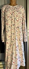 NWT ARIA COLLECTION LONG SLEEVE VELOUR NIGHTGOWN WHITE W/ CARDINALS SIZE MEDIUM