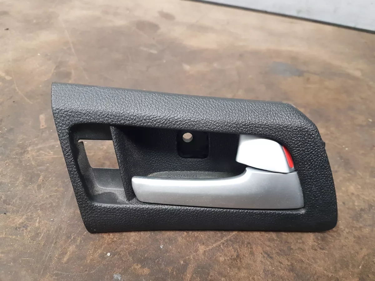 HOLDEN VE COMMODORE BERLINA SEDAN RIGHT REAR INTERIOR DOOR HANDLE