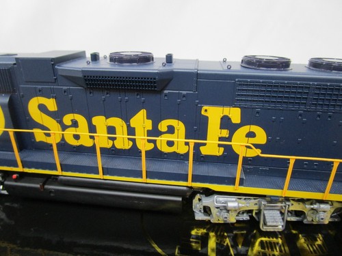 Atlas Gold HO Scale Santa Fe EMD GP38 Diesel Locomotive #2326 NOS DCC Sound - Picture 9 of 12
