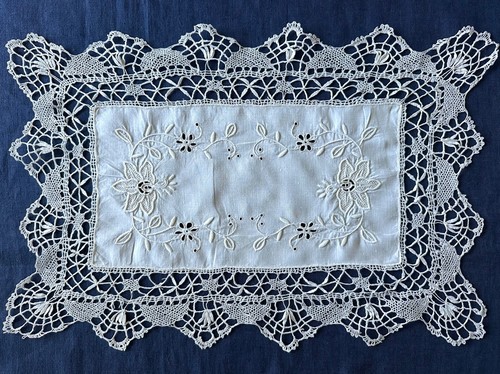 Antique Linen & Lace Duchess Set 3 Doilies Handmade Bobbin Lace Embroid Cutwork - Picture 4 of 19