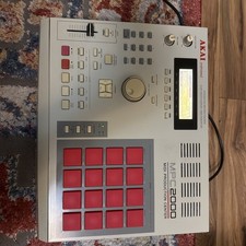 Akai MPC2000 MIDI Production Center (Upgraded...