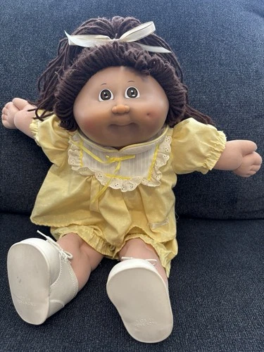 Vintage 1985 Dark Skin Cabbage Patch Kids Doll One Dimple Yellow Outfit Shoes