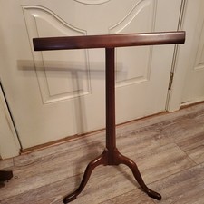 Vintage Mahoń Finish Petite Quilt Rack Ubrania Valet 26x18"