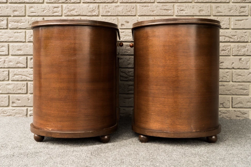 Par de mesa de apoio noturna Art Deco barril cachoeira burl madeira nogueira  - Imagem 3 de 4