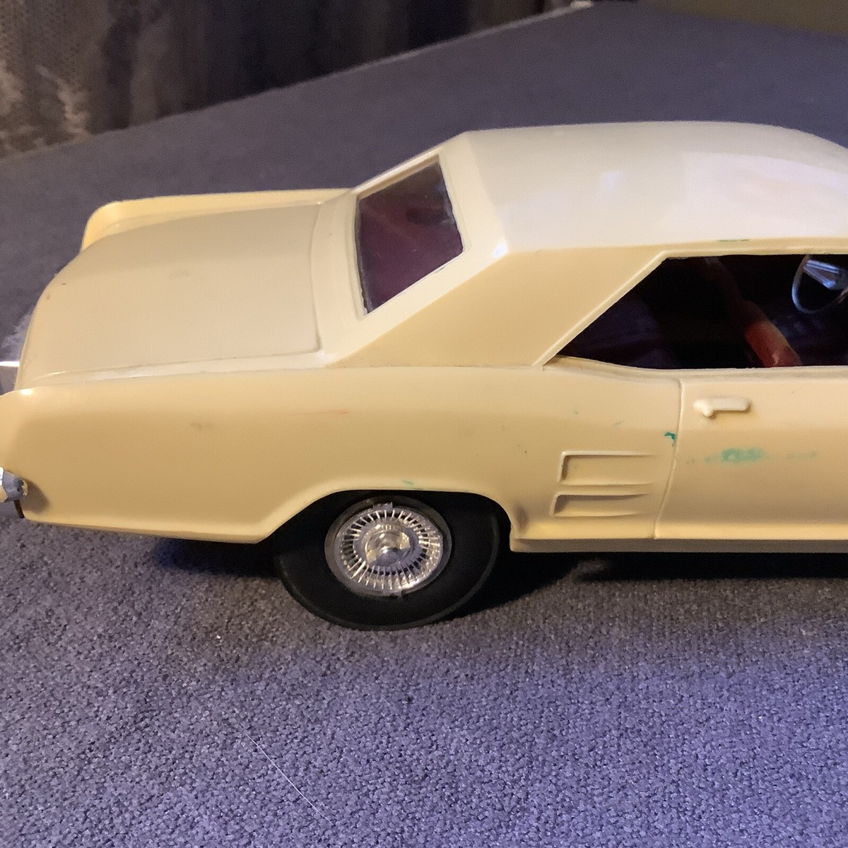 vintage cox gas powered car Buick Riviera Cream Color vintage cox gas powered car Buick Riviera Cream Color