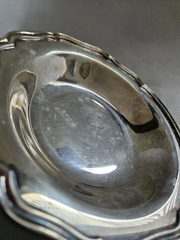 Plato redondo Reed & Barton plateado 1900 Hampton Court Foto 4 de 4