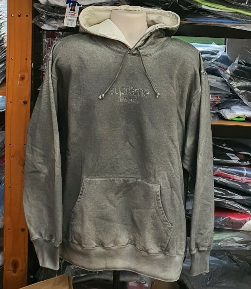 supreme spray hooded sweatshirt