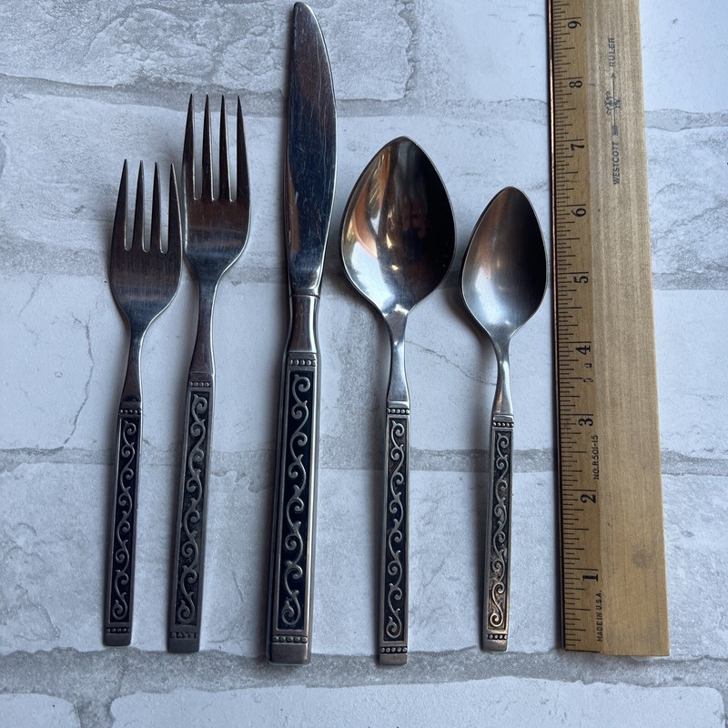 Oneida Ltd 1881 Rogers Spanish Court STAINLESS 1 Place Setting