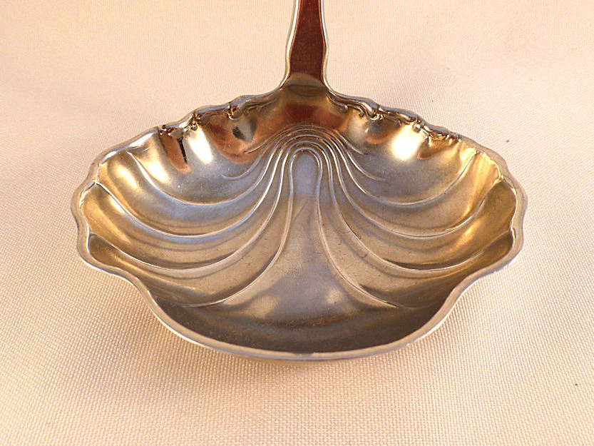 Cucharón grande de sopa/perforadora Baker Manchester serie floral Art Nouveau-Mono'd D Foto 3 de 4