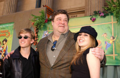 Actors Haley Joel Osment John Goodman Mae Whitman at the premiere - Old Photo