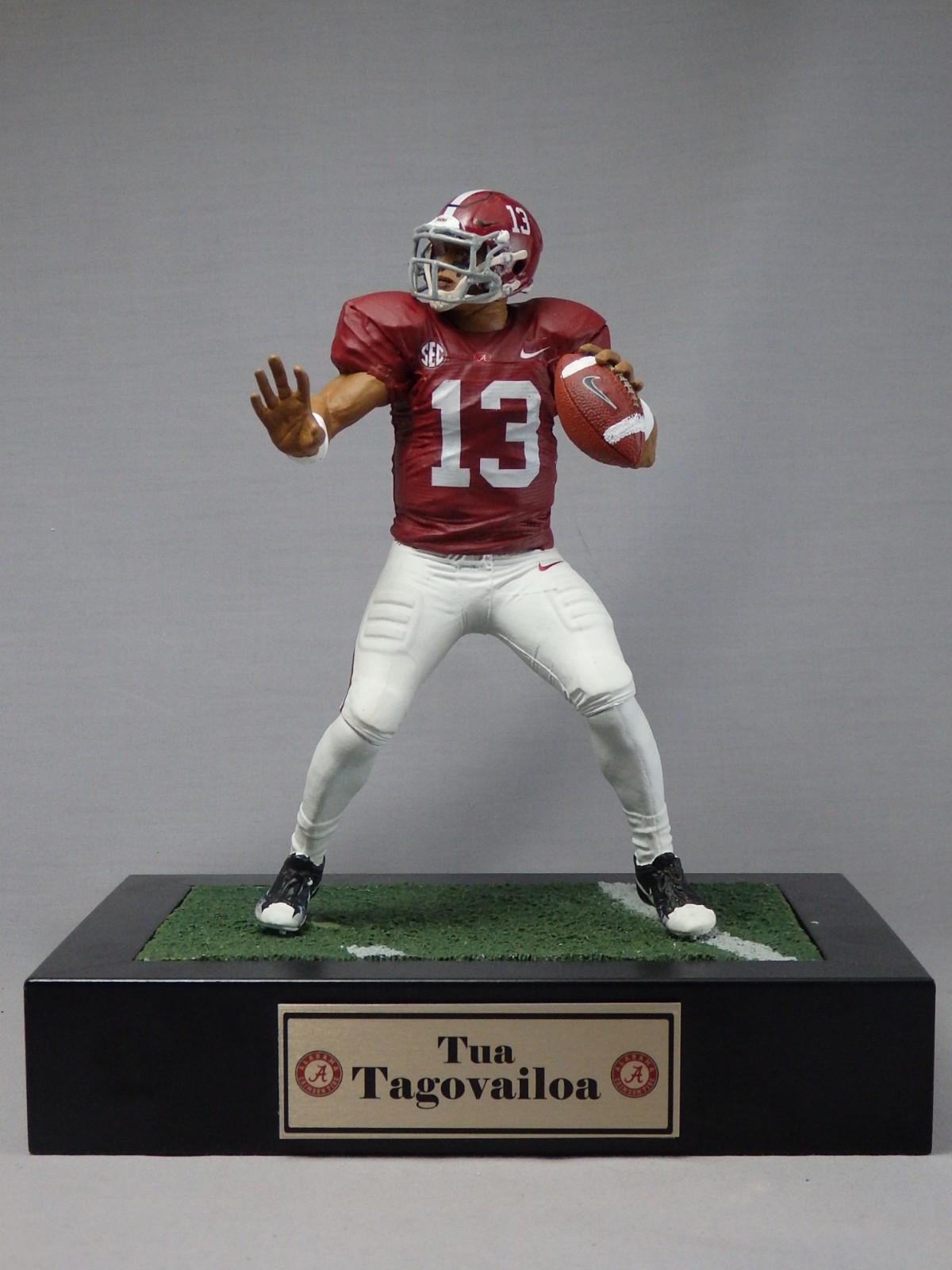 Tua Tagovailoa custom Mcfarlane figure ALABAMA CRIMSON TIDE Home Jersey Helmet Tua Tagovailoa custom Mcfarlane figure ALABAMA CRIMSON TIDE Home Jersey Helmet