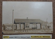 RPPC posted 1909 E & I Railroad Depot, PLAINVILLE, INDIANA. Postcard REAL PHOTO