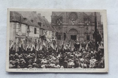 Sainte d'Auray, the parade of veterans flags on July 24, 193