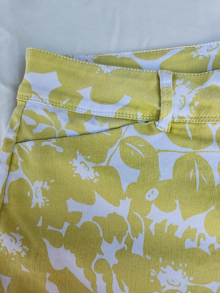 The Limited 莱姆绿花卉女式短裤 12 码 Cotto 聚酯混纺。 — 第 2/4 张图片